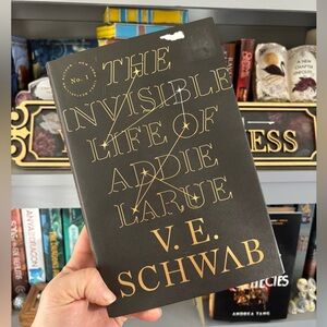 The Invisible Life of Addie LaRue by V.E. Schwab (Hardcover Book)